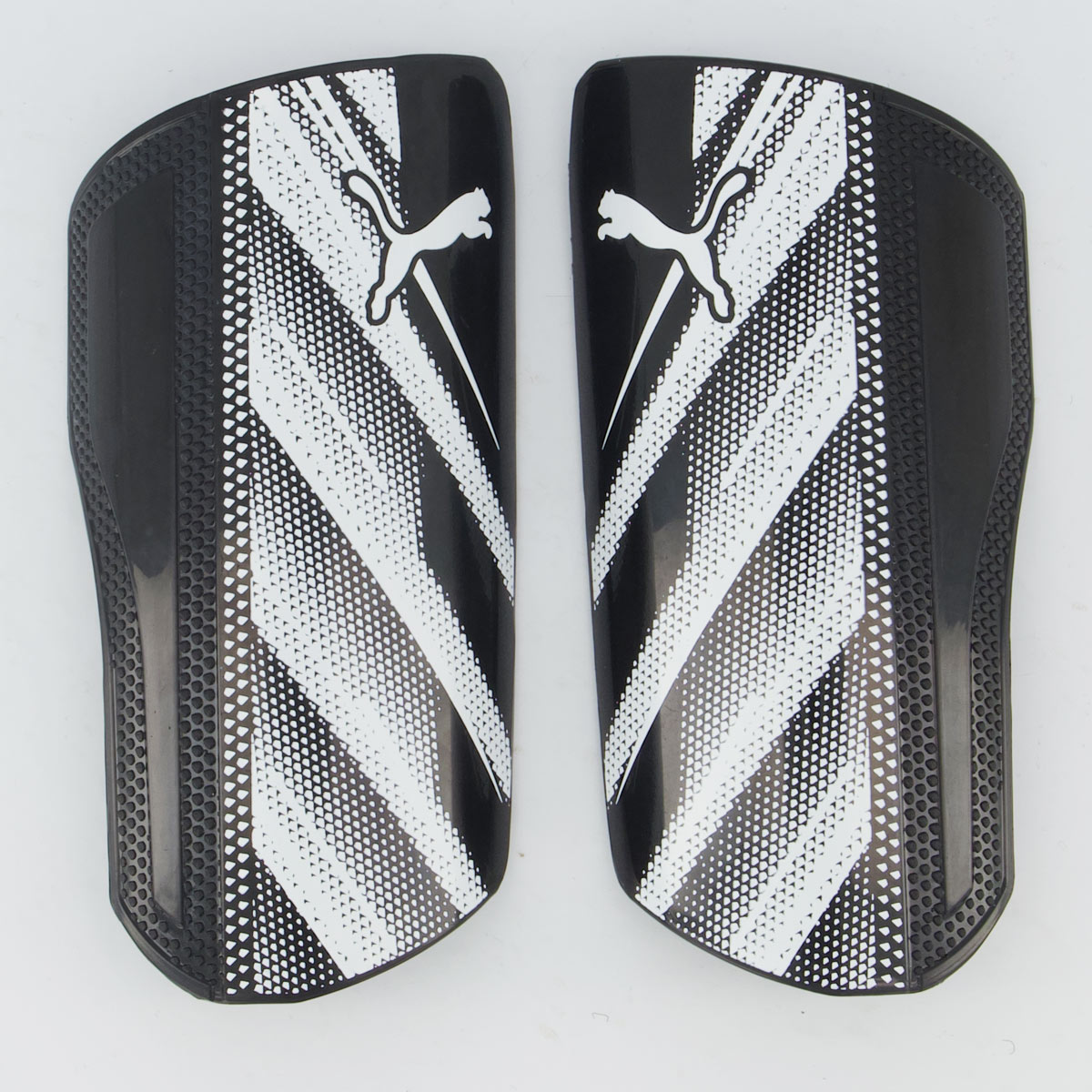 Caneleira Puma Attacanto Sleeve Preta