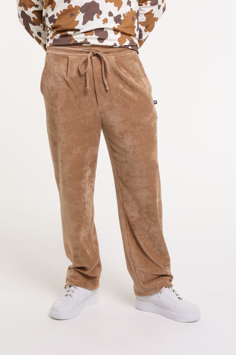 Calça Reta Veludo Cotelê Marrom