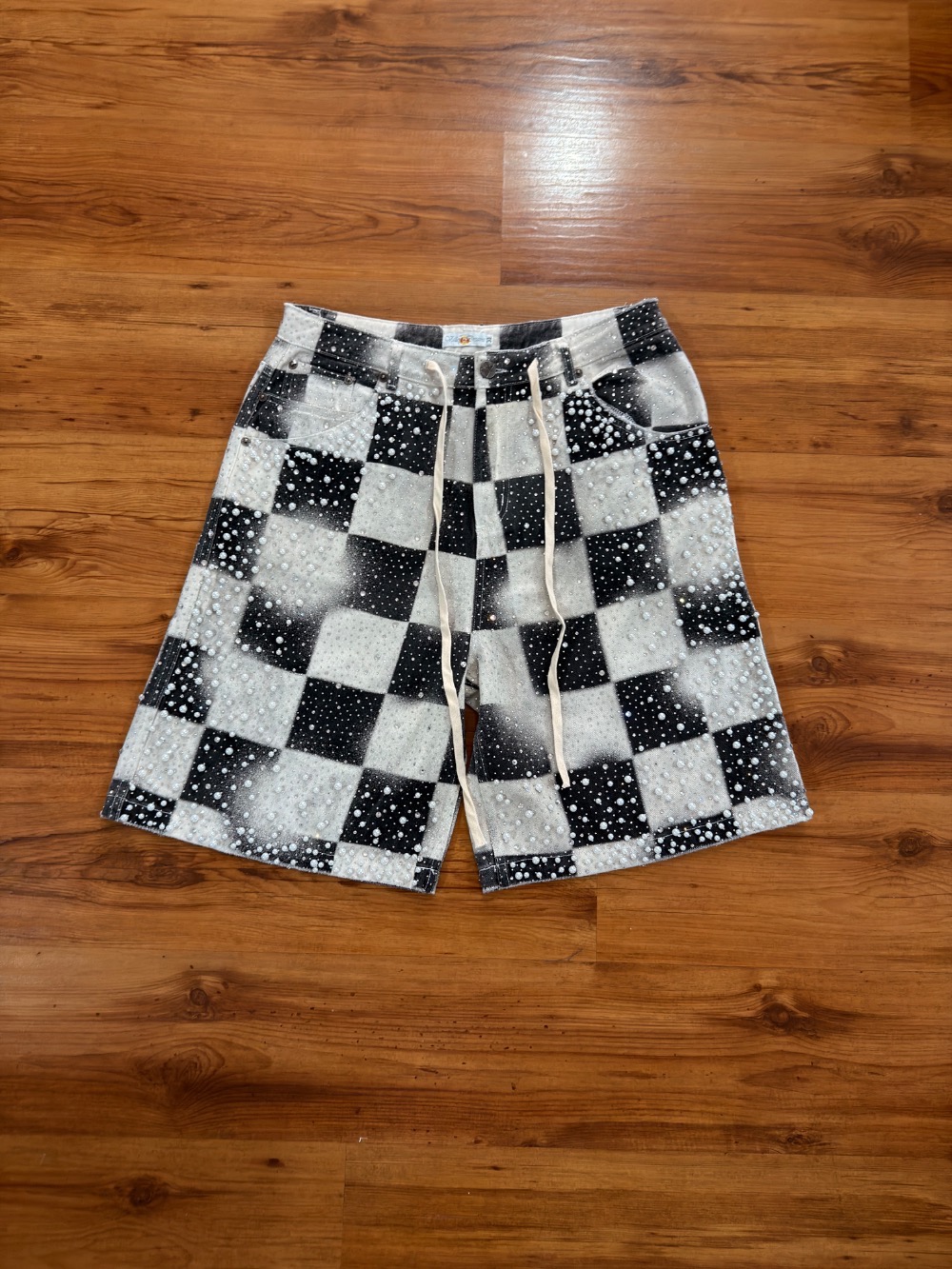 Bermuda Vale Lives Forever Checker Jorts White Black — 40 / 44, Novo