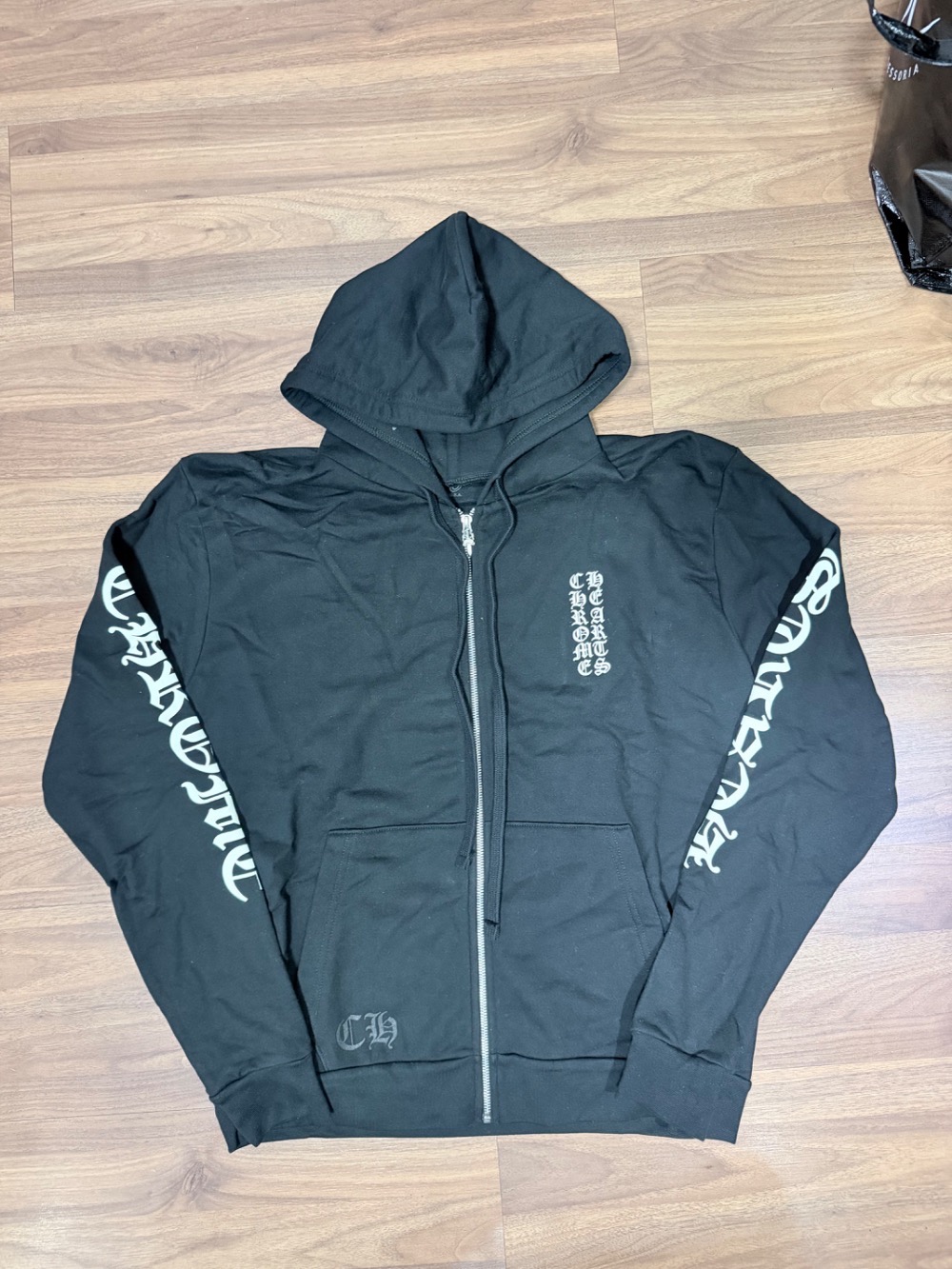 Moletom Chrome Hearts Vertical Logo Zip Up Hoodie Black White — P, Novo