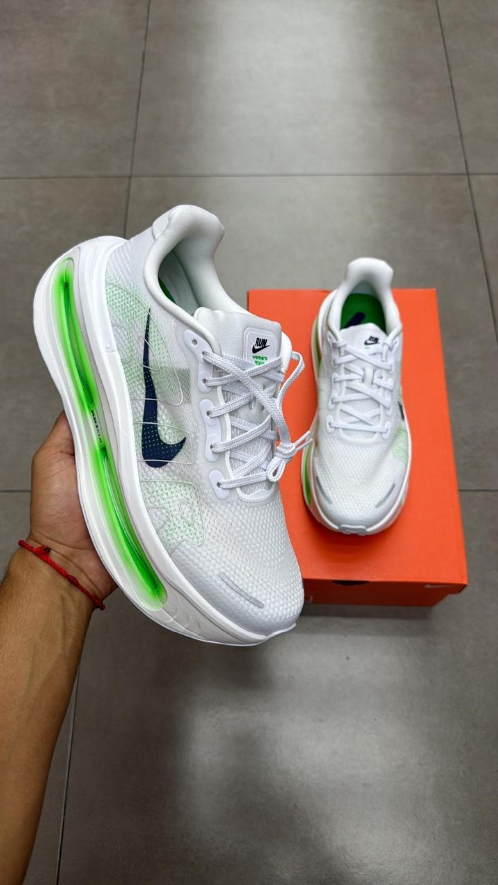 Nike Vomero Premium Green Spark — 41, Novo