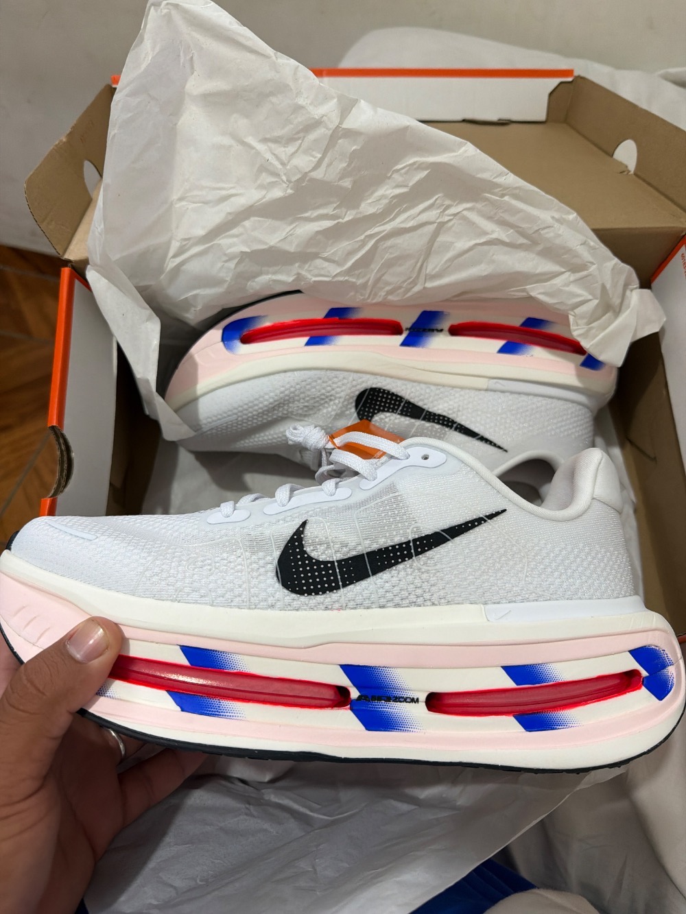 Nike Vomero Premium CM White Racer Blue Crimson — 43, Novo