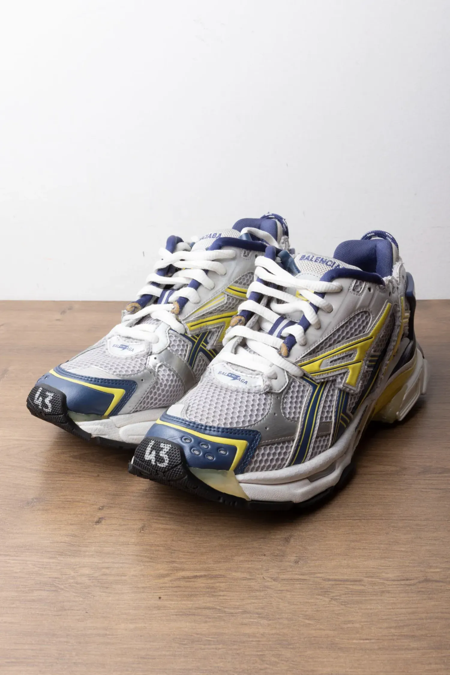 Balenciaga Runner White Blue Yellow Grey Black — 41, Usado