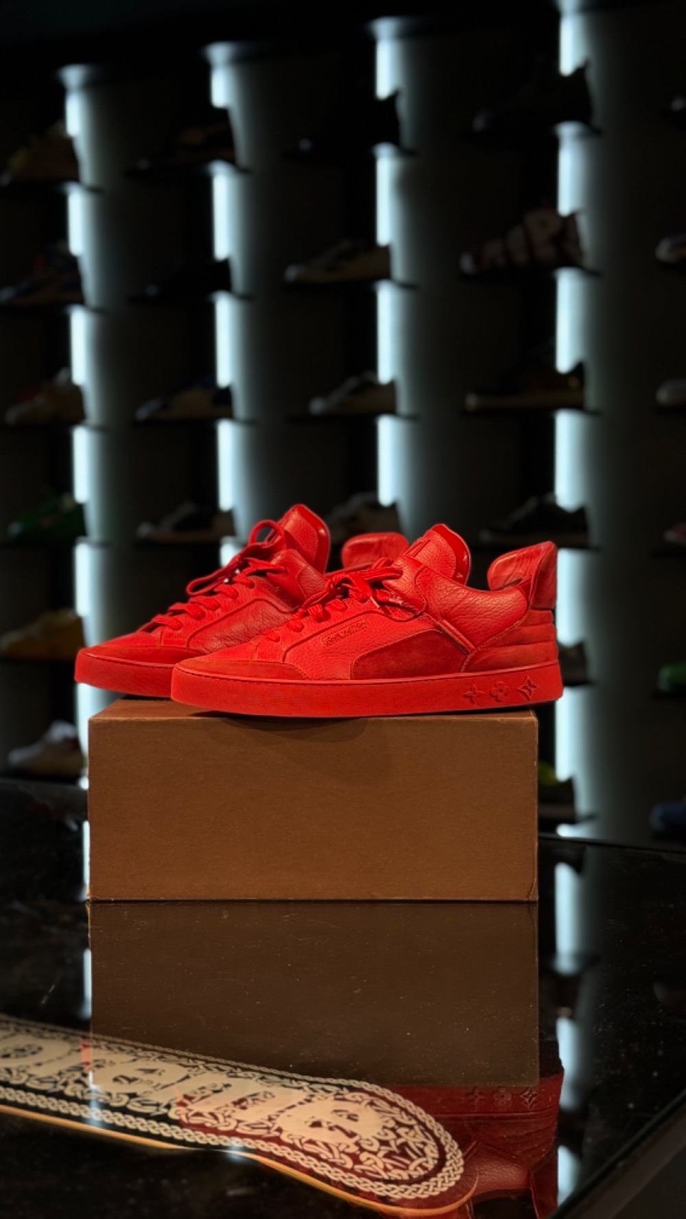 Kanye West x Louis Vuitton Don Red — 42.5, Usado
