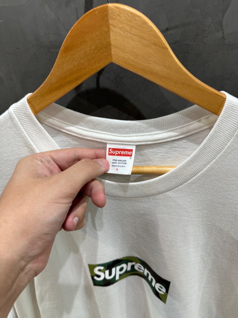 Foto 4 de Camiseta Supreme Box Logo White — P, Novo