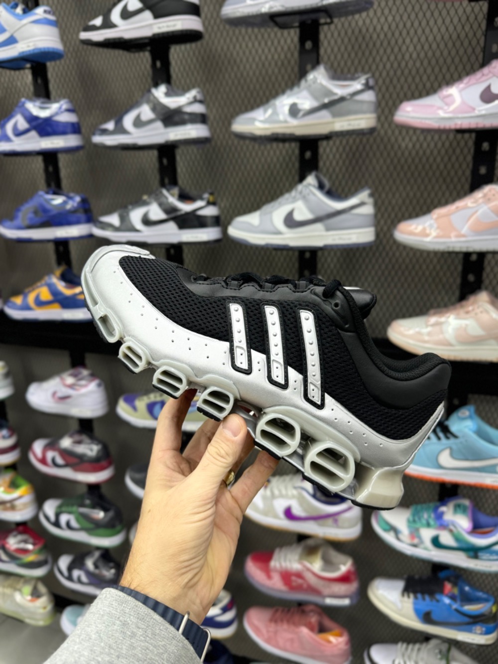 adidas Megaride Core Black Silver Metallic — 35 / 43, Novo
