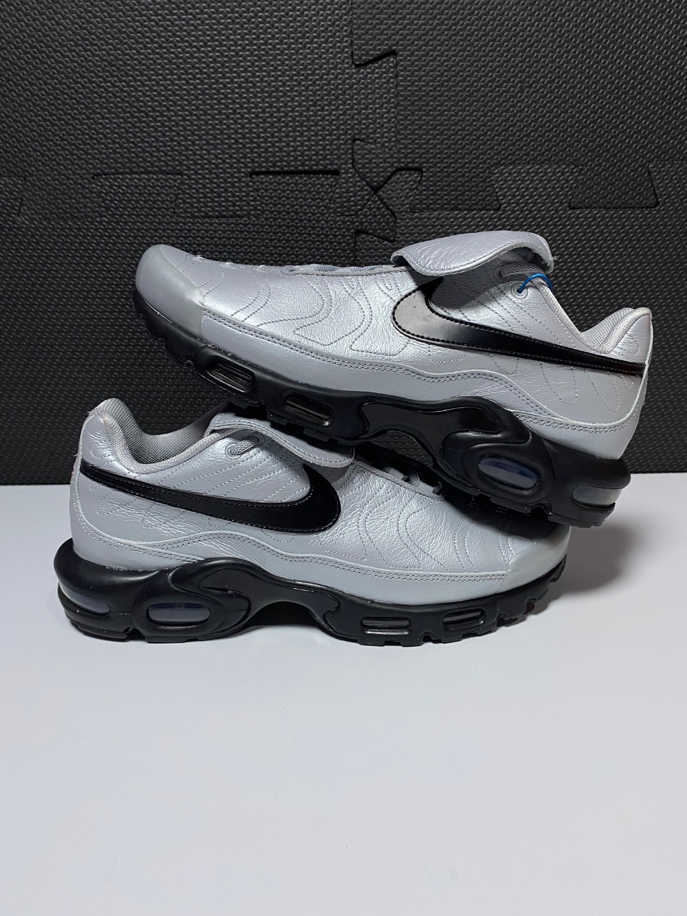 Nike Air Max Plus Tiempo Wolf Grey — 42.5, Novo