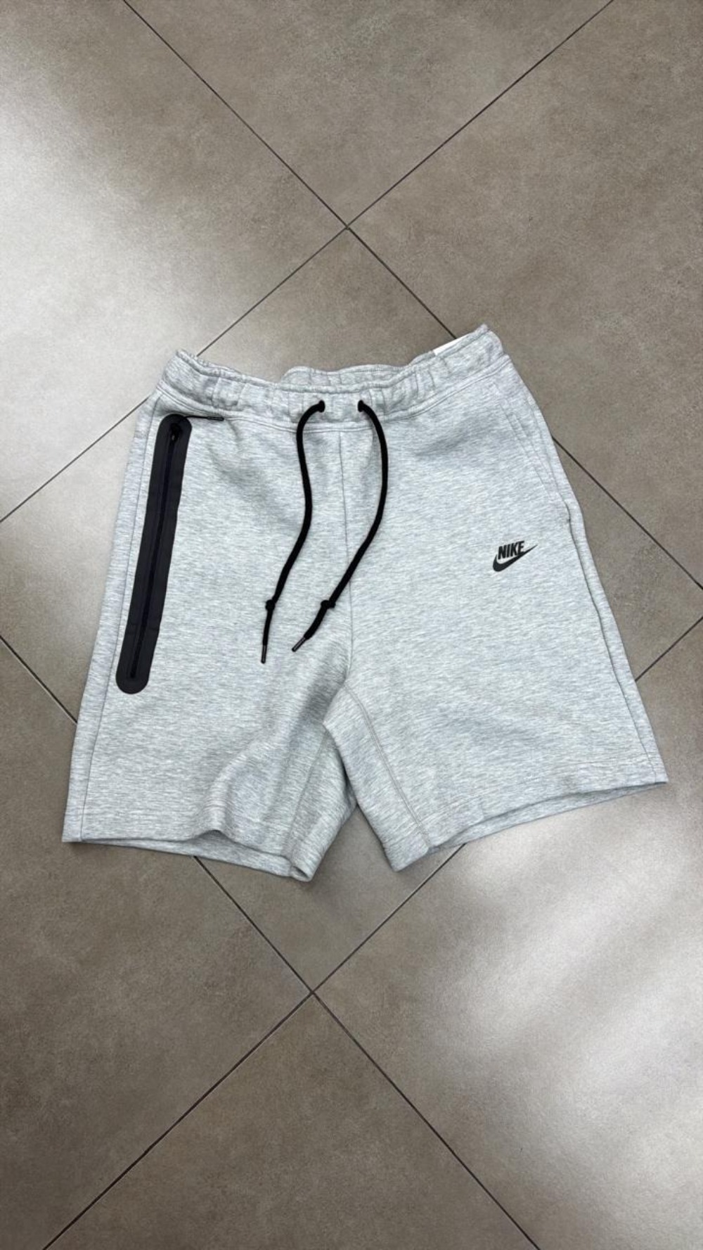 Shorts Nike NSW Tech Fleece Gray — M, Novo