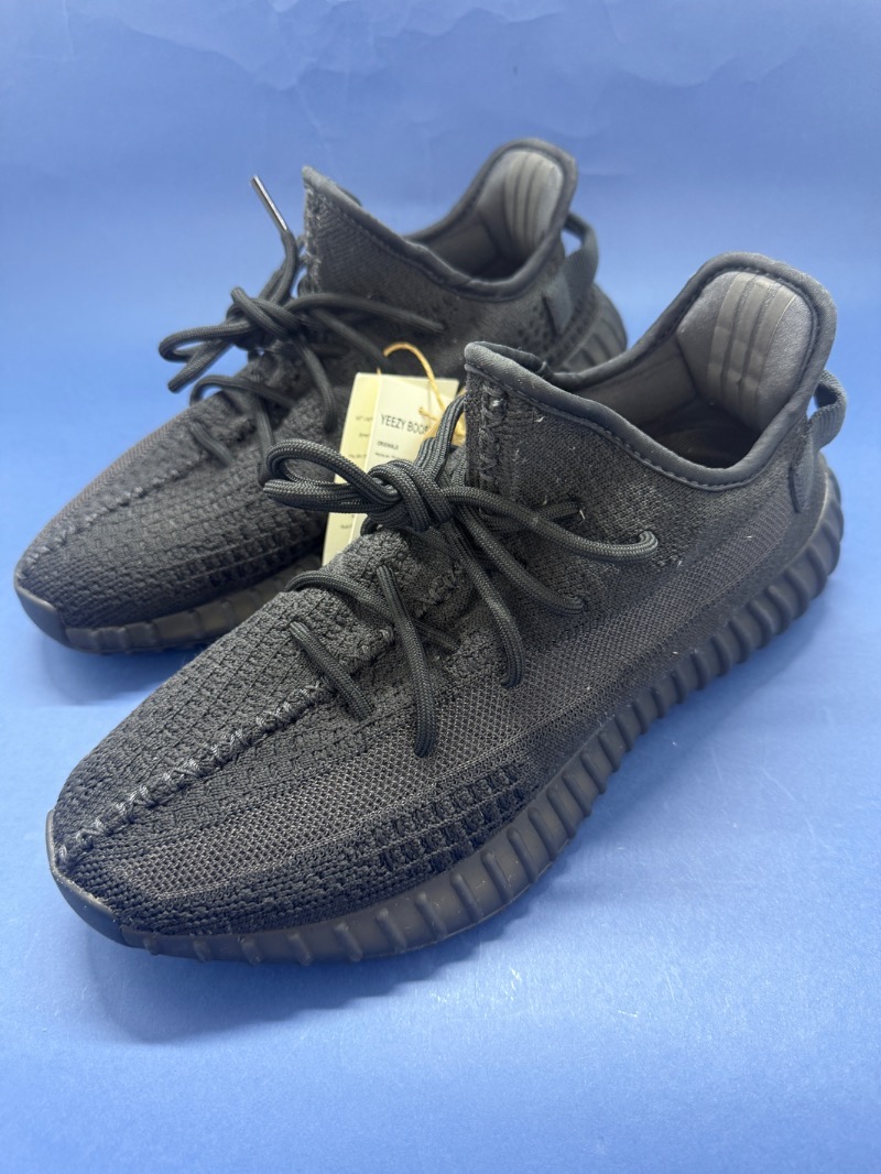 Foto 3 de Yeezy 350 V2 Onyx (2023) — 41, Usado