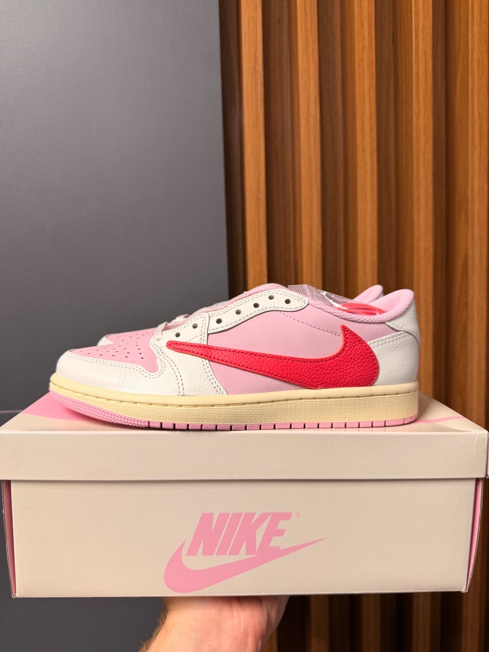 Travis Scott x Air Jordan 1 Low OG SP Sail Tropical Pink — 37, Novo