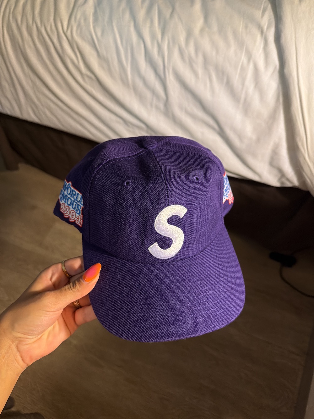 Boné Supreme World Famous S Logo 6-Panel Purple SS26-W8 — Único, Novo