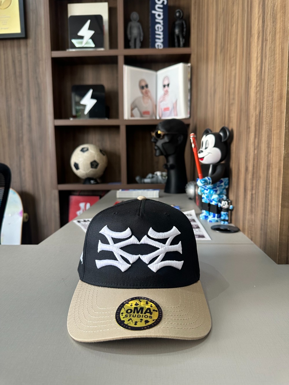 Boné oMA Studios NY NY Curved Brim Black Tan — Único, Novo