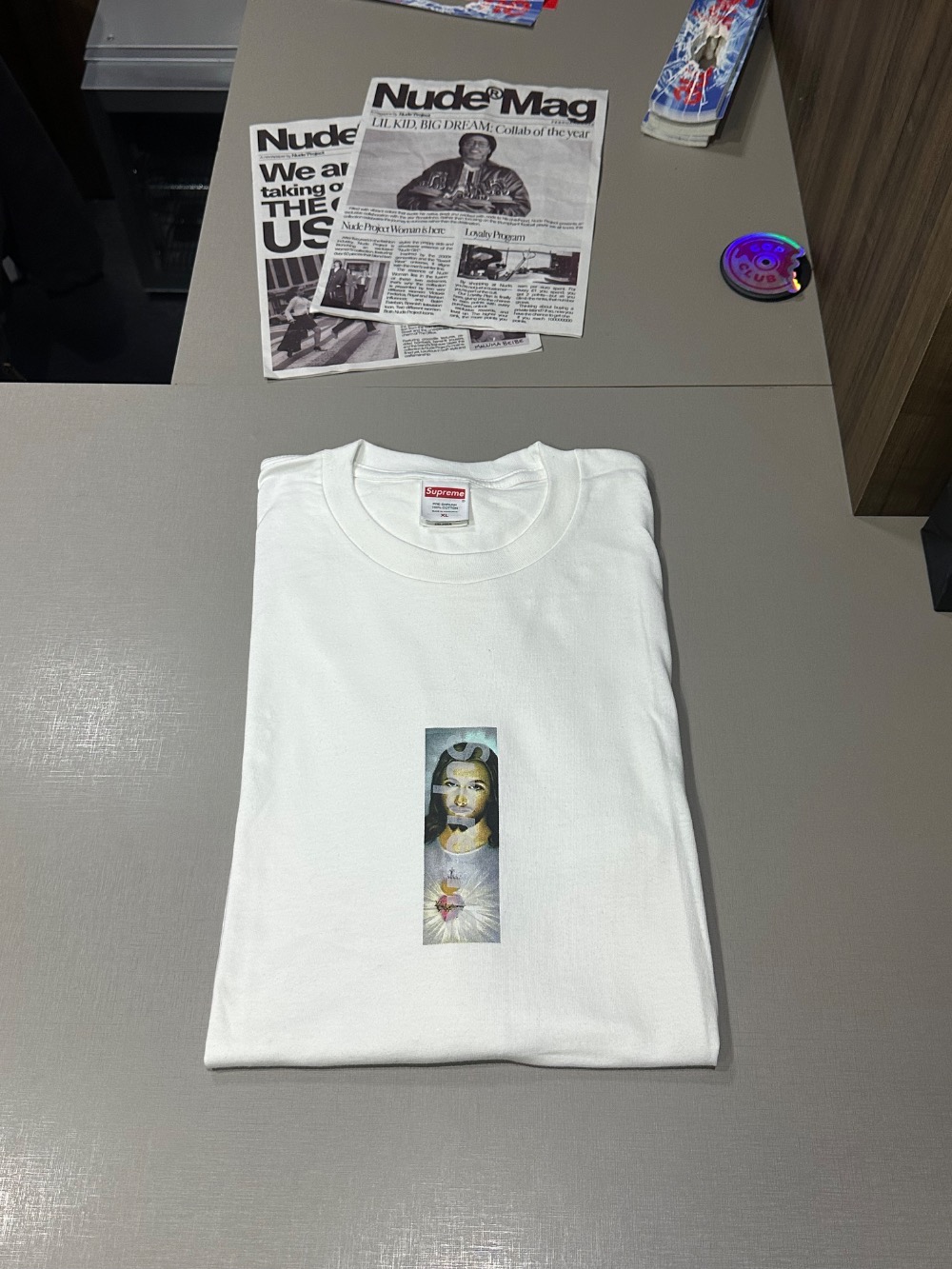 Camiseta Supreme Prayer Card Box Logo White FW26-W1 — P, Novo
