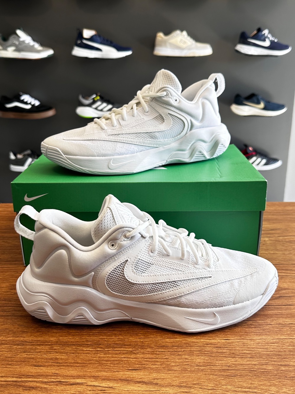 Nike Giannis Immortality 3 Triple White — 40 / 42, Novo