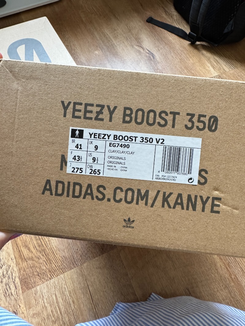 Foto 2 de Yeezy Boost 350 V2 Mono Clay — 41, Usado