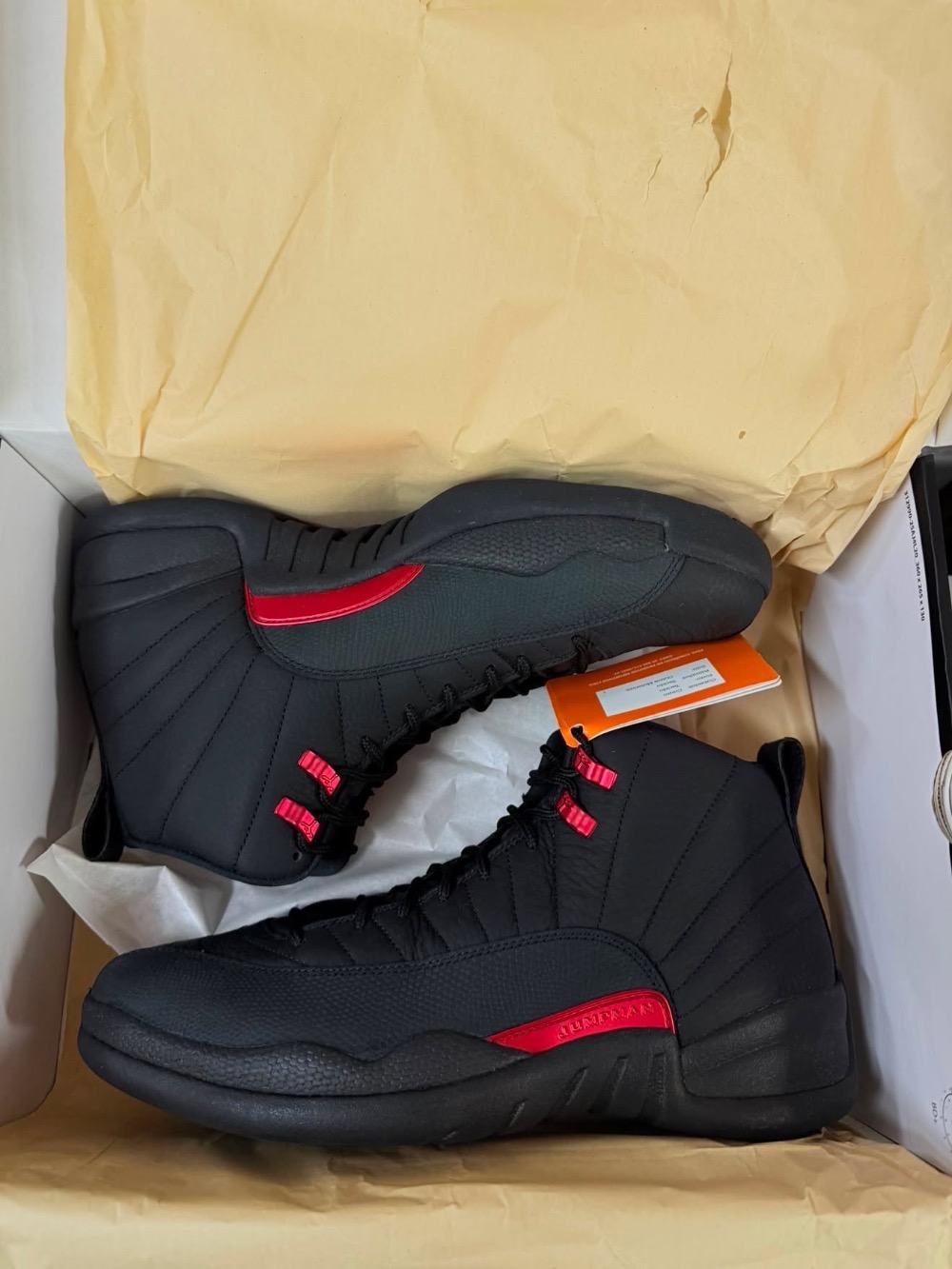 Air Jordan 12 Retro Bloodline Black — 43, Novo