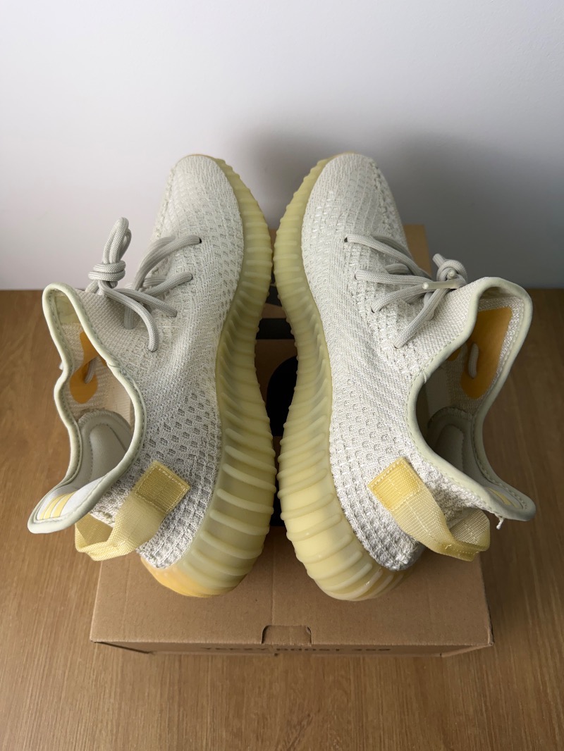 Foto 3 de Yeezy Boost 350 v2 Light — 42, Usado