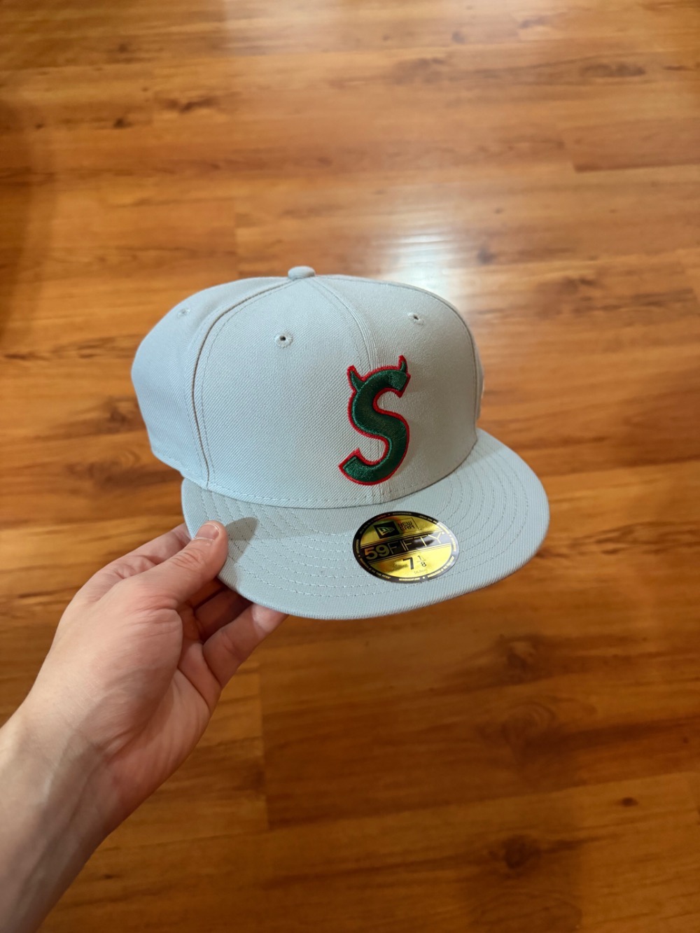 New Era x Supreme Boné Devil S Logo Grey SS26-W10 — 7-1/8, Novo