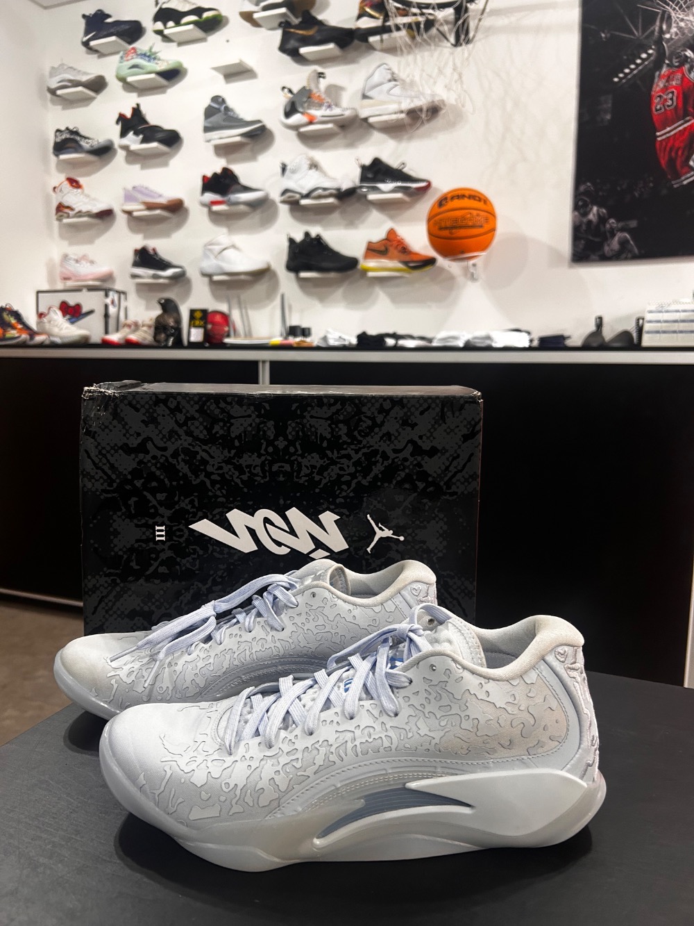 Air Jordan Zion 3 Half Blue University Blue White — 42, Usado