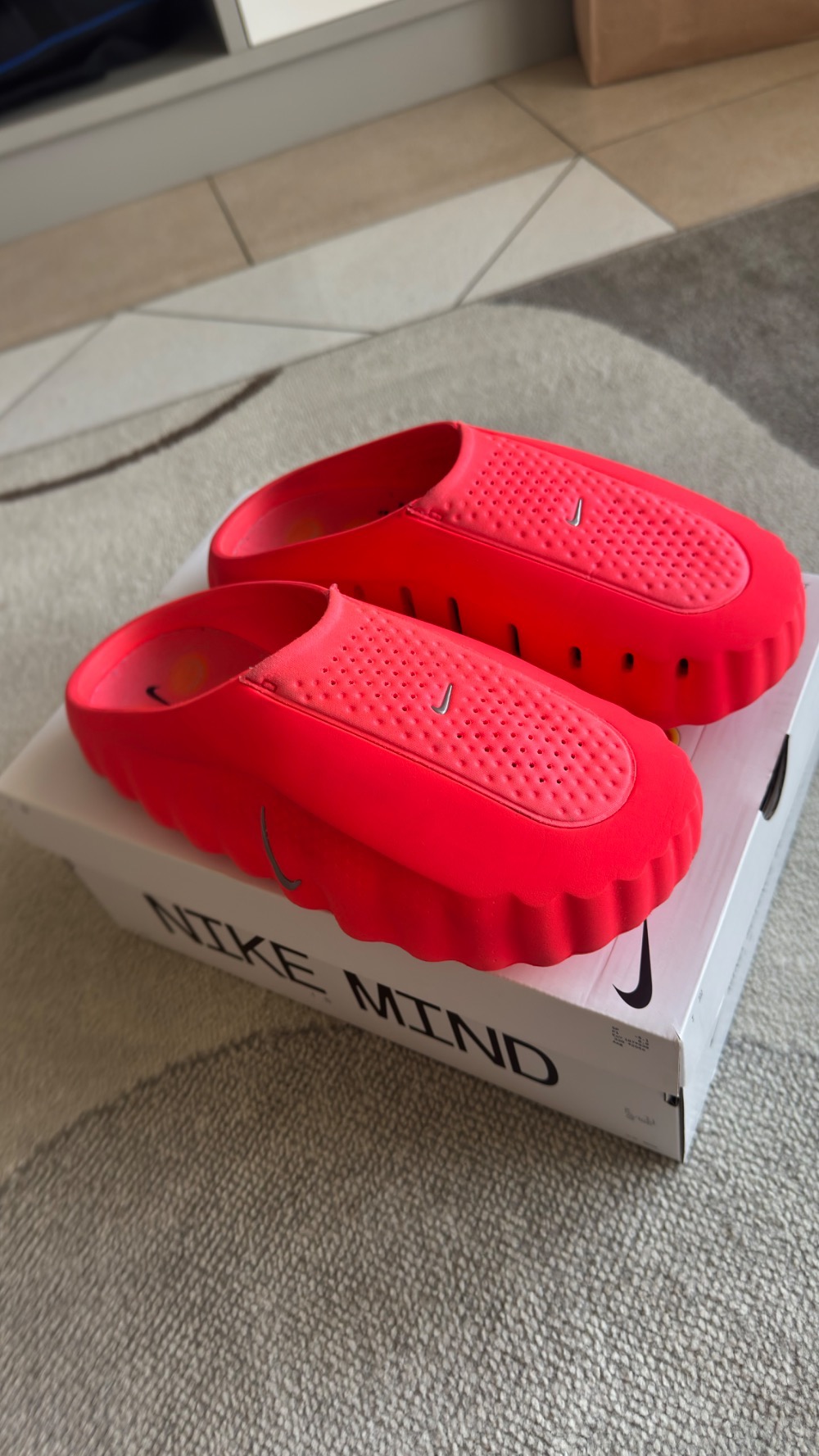 Nike Mind 001 Slide Solar Red — 43, Usado