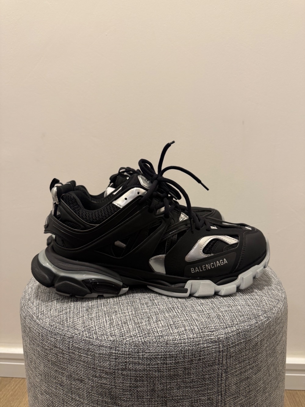 Balenciaga Track Black Silver — 42, Novo