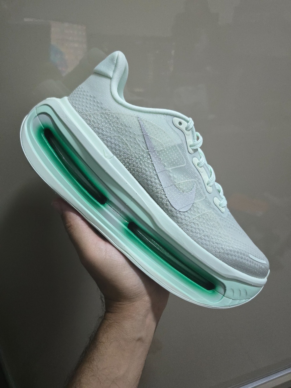 Nike Vomero Premium Barely Green Feminino — 38, Novo