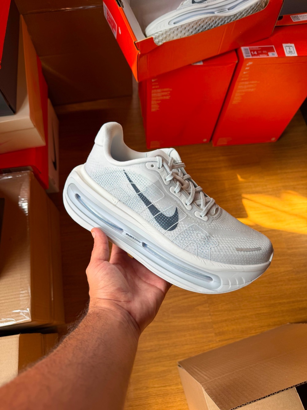 Nike Vomero Premium Off-White Grey Fog Dark Obsidian — 43, Novo