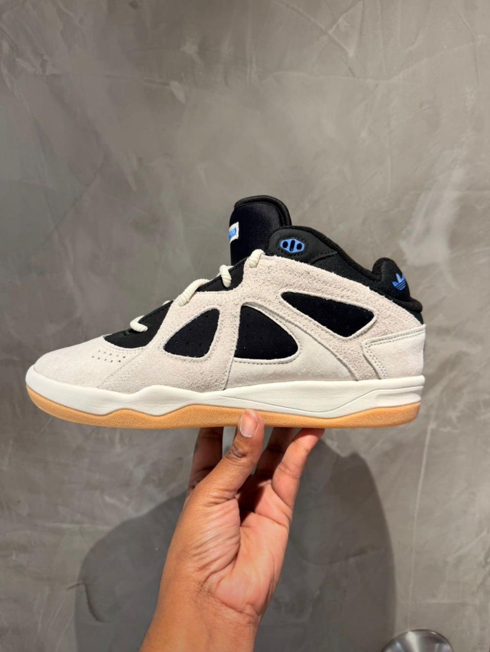 Bad Bunny x adidas BadBo 1.0 Off White Core Black Gum — 40 / 41 / 42 / 43 / 44 / 45, Novo
