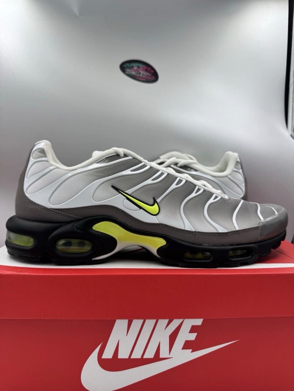 Nike Air Max Plus White Pearl Grey Black Neon Yellow — 39 / 40 / 41 / 42, Novo