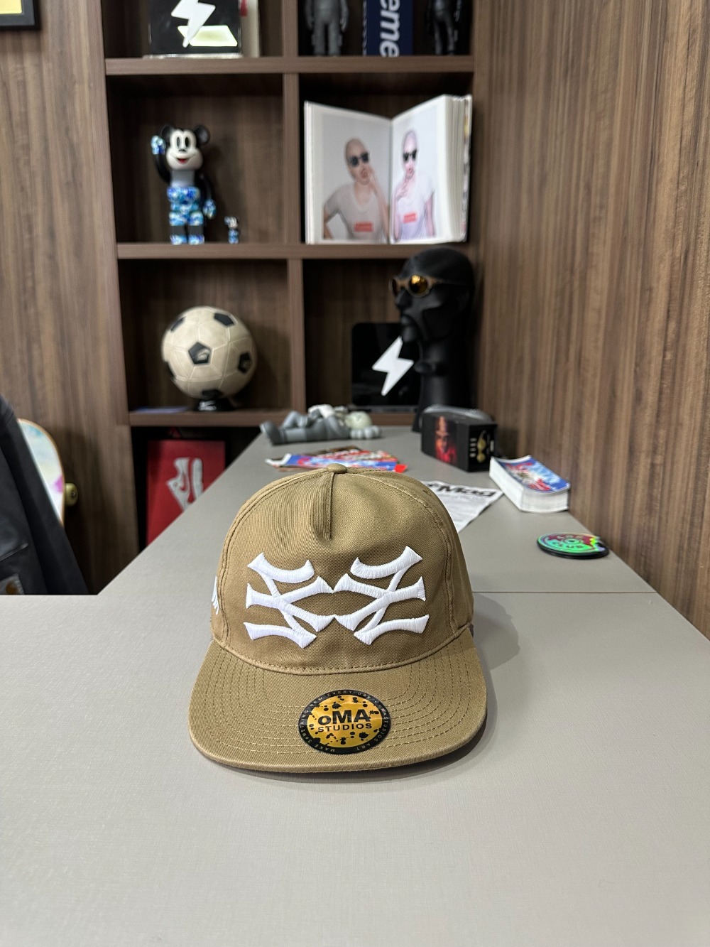Boné oMA Studios NY NY Hat Coffee White — Único, Novo