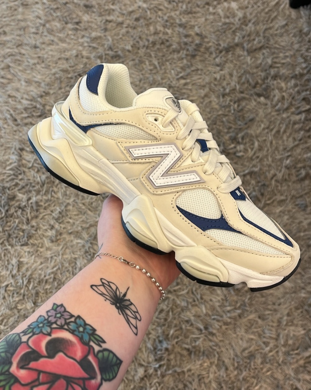New Balance 9060 Light Beige Dark Blue — 40, Novo