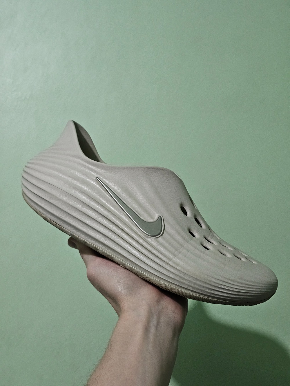 Nike ReactX Rejuven8 Spruce Aura — 42, Usado