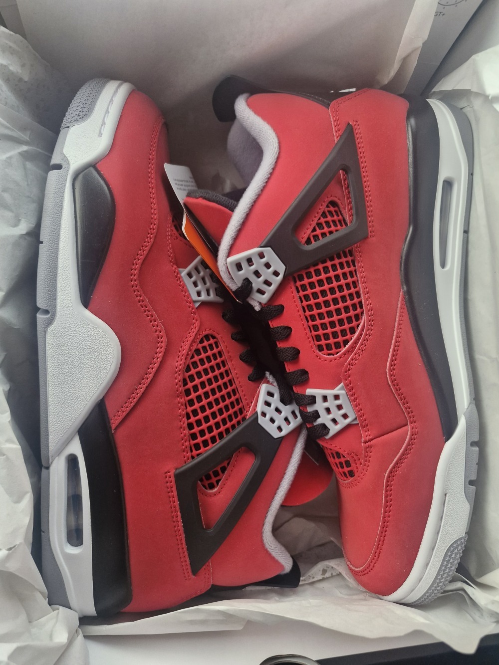 Air Jordan 4 Retro Toro Bravo (2026) — 39 / 40 / 43, Novo