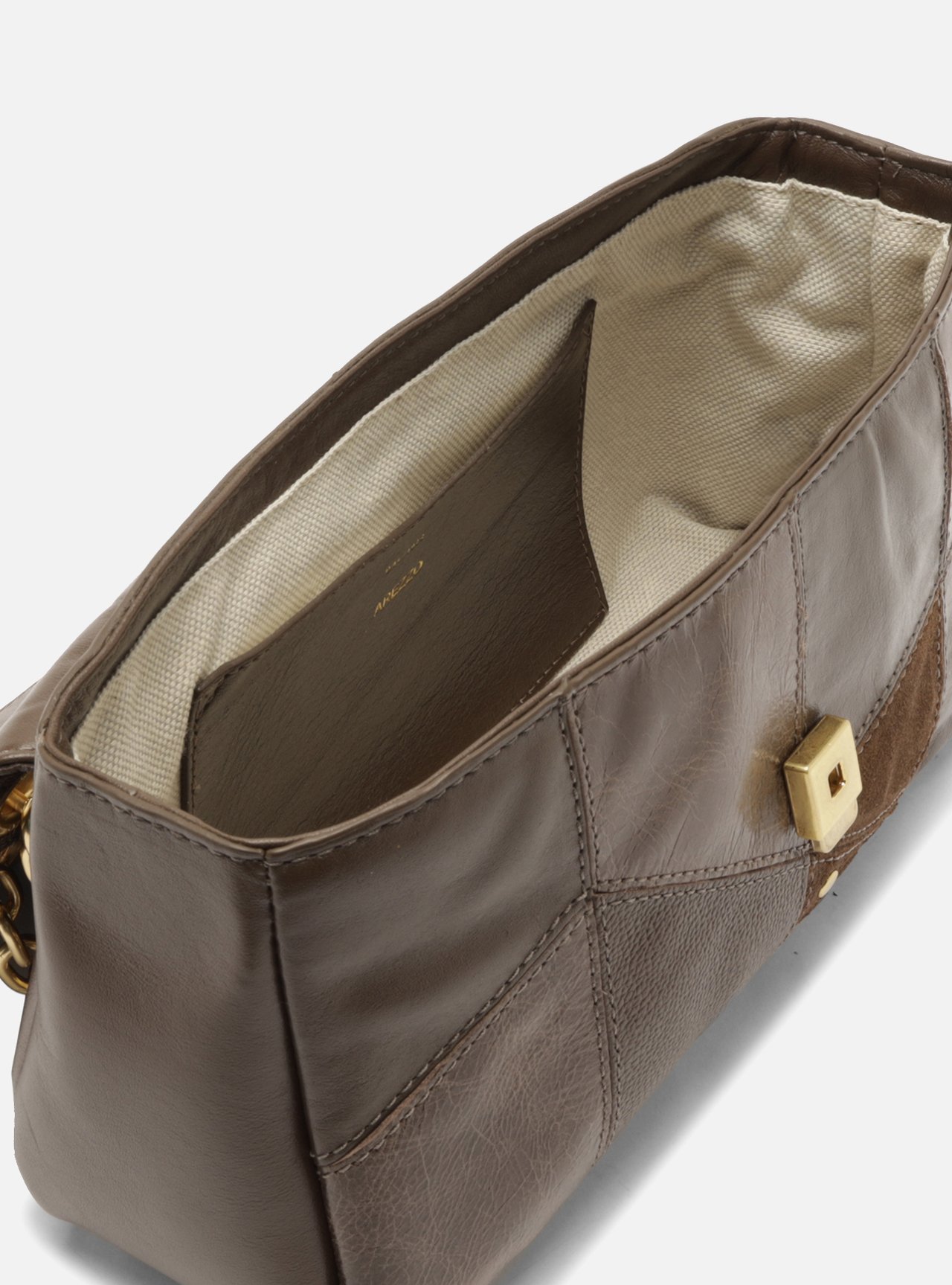 Foto 4 de Bolsa Tiracolo Preta Couro Média Croco Correntes