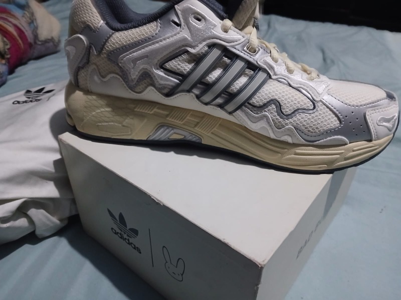 Foto 2 de Bad Bunny x adidas Response CL White — 40, Novo