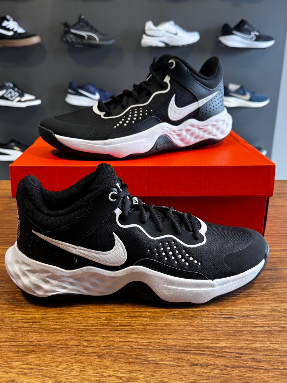 Nike Fly.By Mid 3 Black White — 40 / 42, Novo