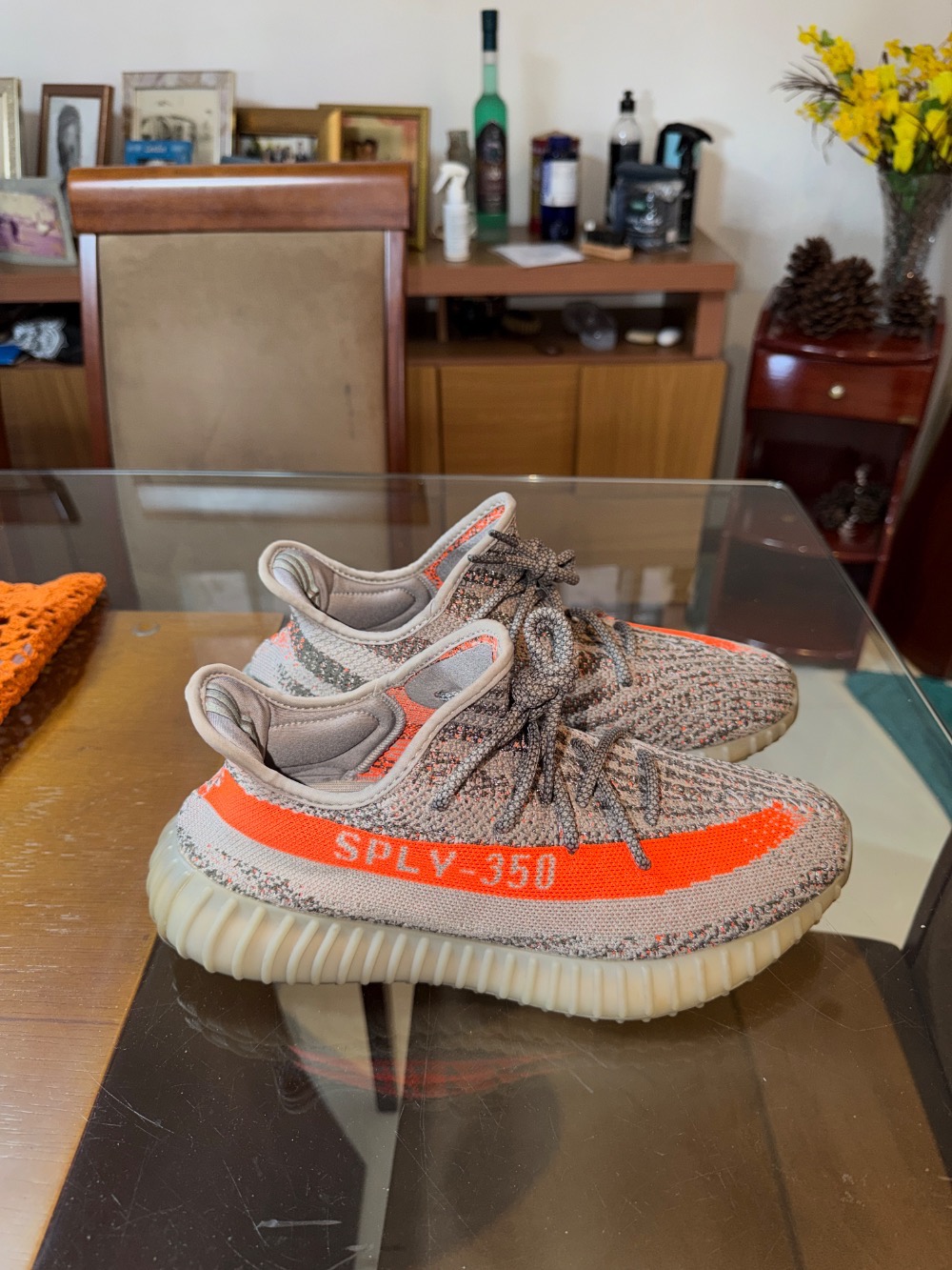 Yeezy Boost 350 v2 Beluga Reflective — 42, Usado