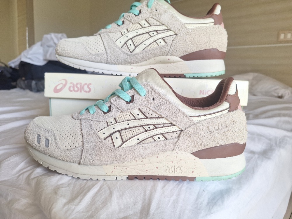 Nice Kicks x ASICS Gel Lyte III OG Nice Cream — 42, Usado