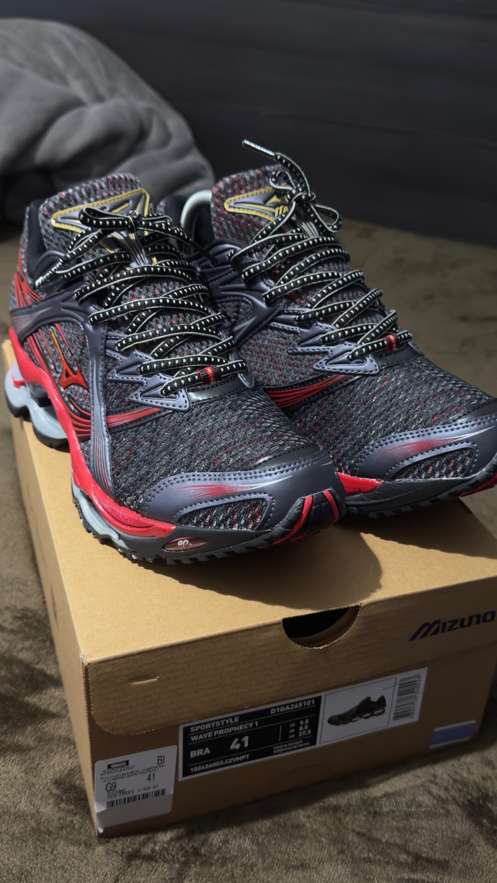 Mizuno Wave Prophecy 1 Black Red — 41, Novo