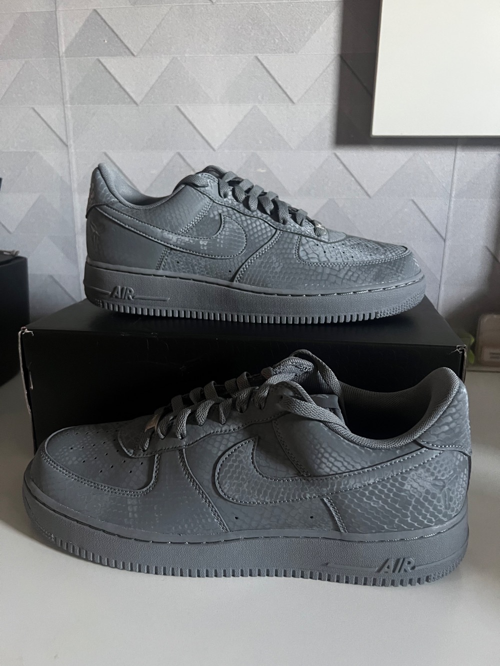 Kobe Bryant x Nike Air Force 1 Low Forever Cool Grey — 44, Novo