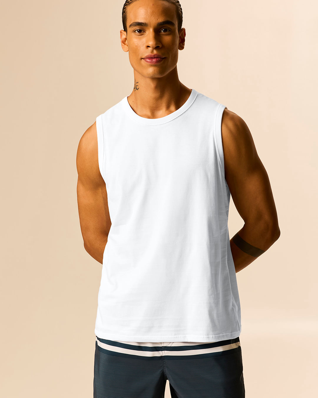 Regata Básica Masculina Cava Ajustada Em Algodão — Branco - M