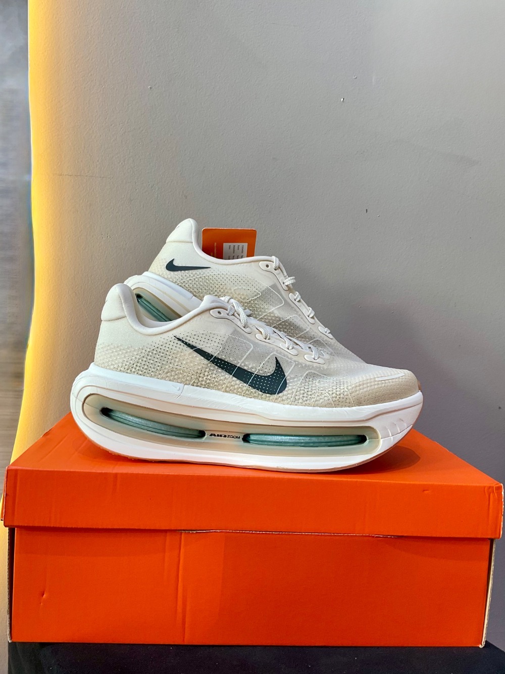 Nike Vomero Premium Pale Ivory Jade Horizon — 38 / 42, Novo