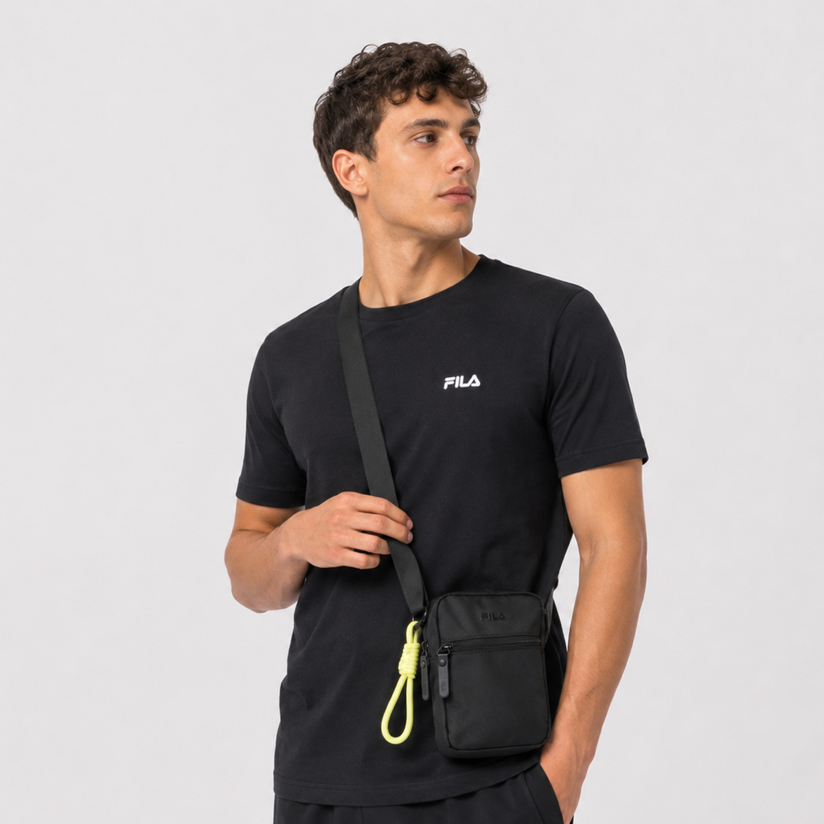 Bolsa Fila Sport Life Letter Mini Preta