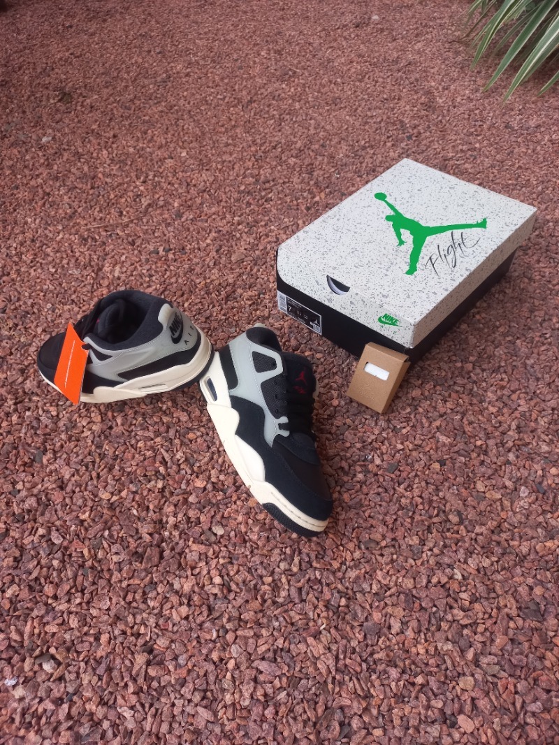 Foto 2 de Air Jordan 4 RM Black Sail — 39, Novo