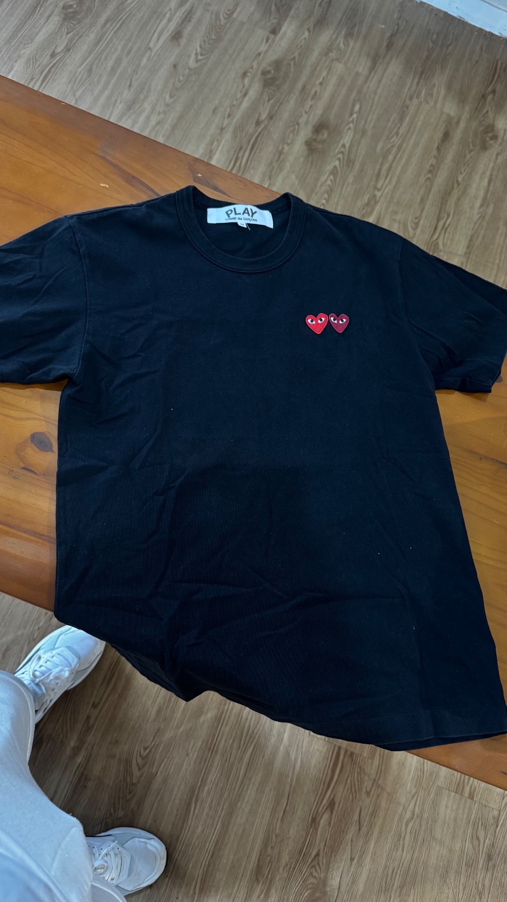 Camiseta Comme des Garçons Play Double Heart Black — M, Usado