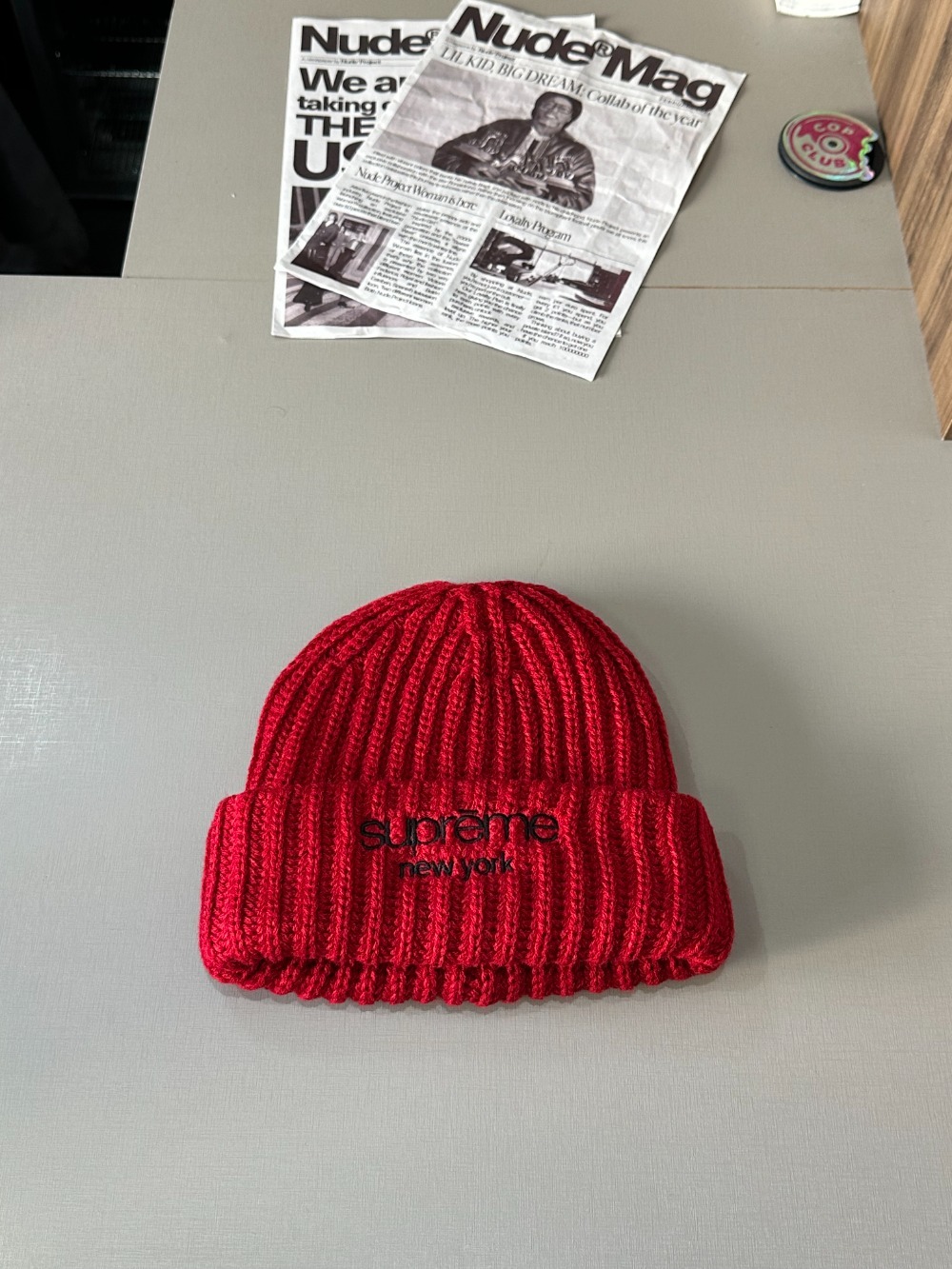 Touca Supreme Classic Logo Chunky Ribbed Red FW26-W3 — Único, Novo