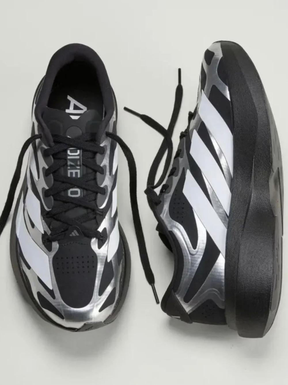 adidas Adizero EVO SL EXO Core Black Cloud White Iron Metallic — 42, Novo
