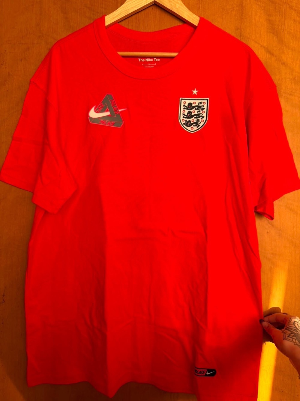 England x Palace x Nike Camiseta LT Crimson — G, Novo