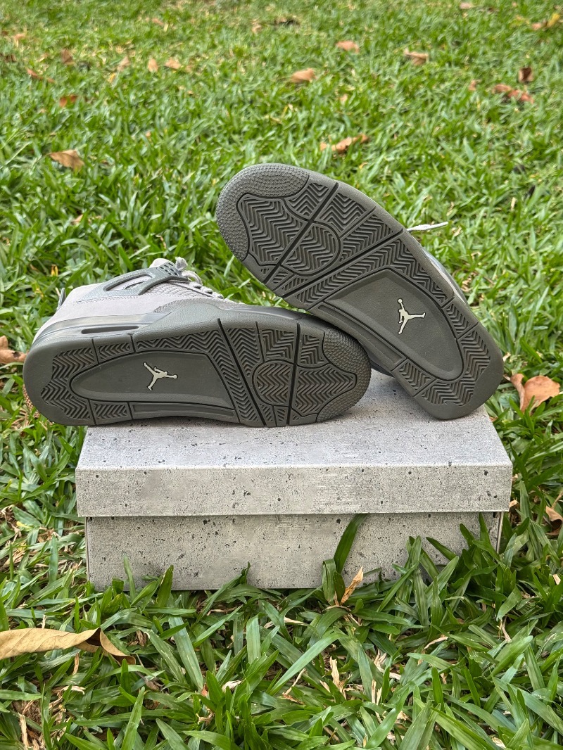Foto 5 de Air Jordan 4 Wet Cement — 40, Usado