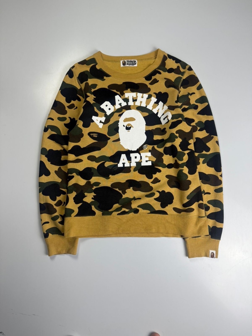 Moletom BAPE 1st Ape Head Crewneck Yellow Camo — P, Usado